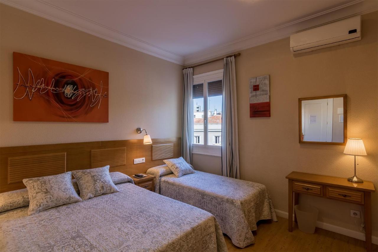 Hostal Santillan Madrid Eksteriør bilde