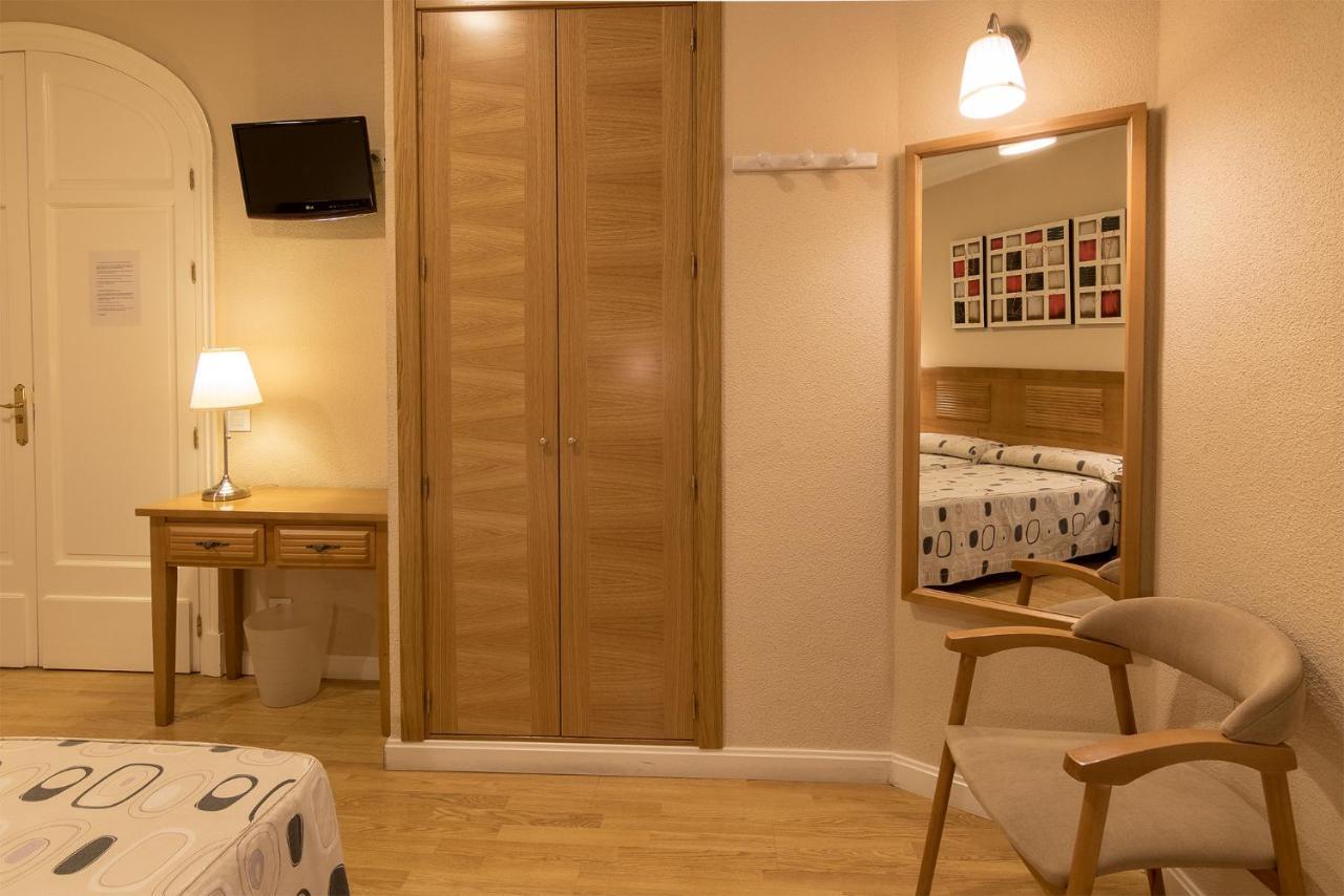Hostal Santillan Madrid Eksteriør bilde