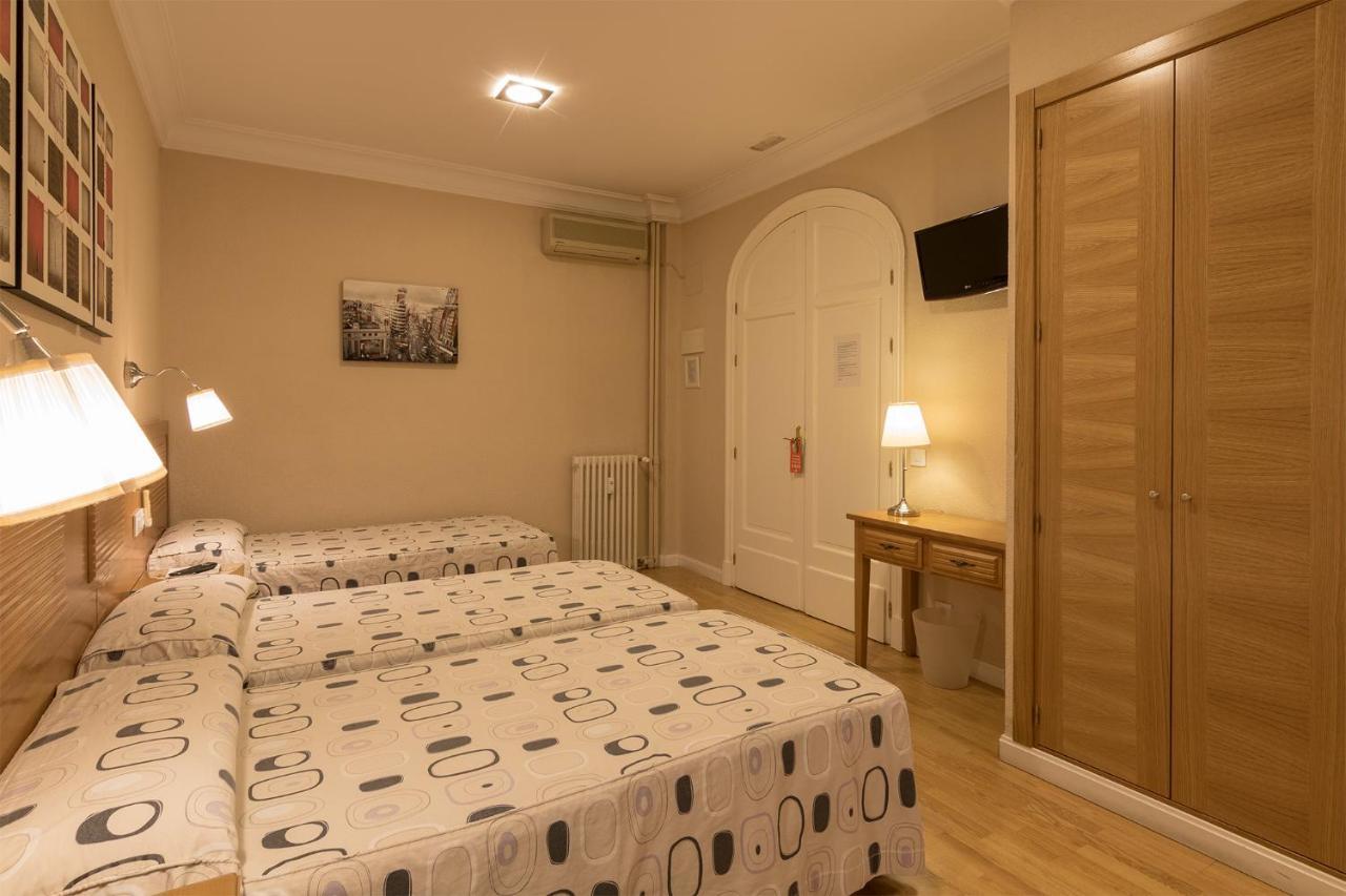 Hostal Santillan Madrid Eksteriør bilde