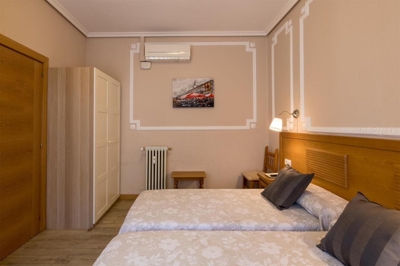 Hostal Santillan Madrid Eksteriør bilde