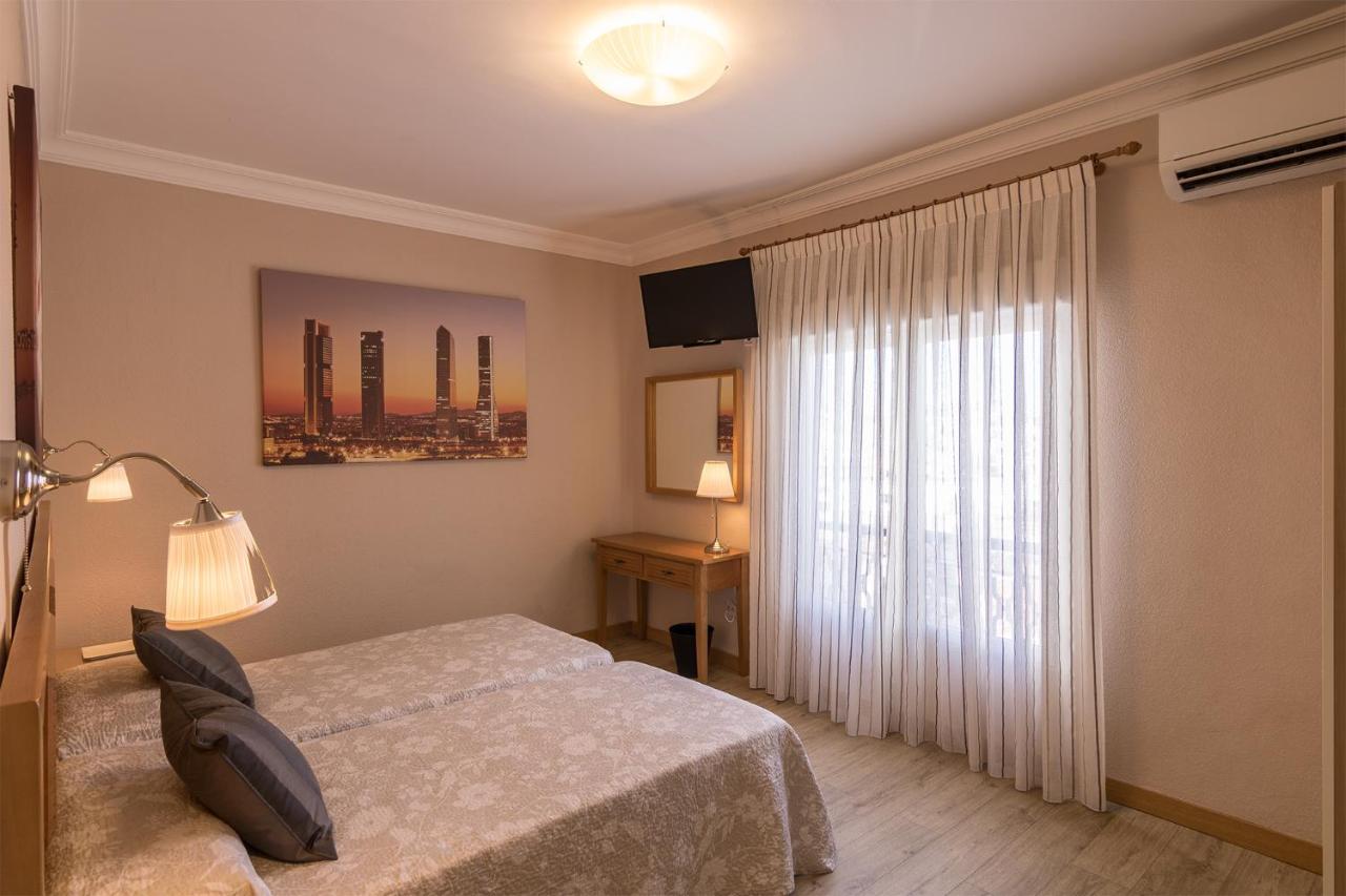 Hostal Santillan Madrid Eksteriør bilde