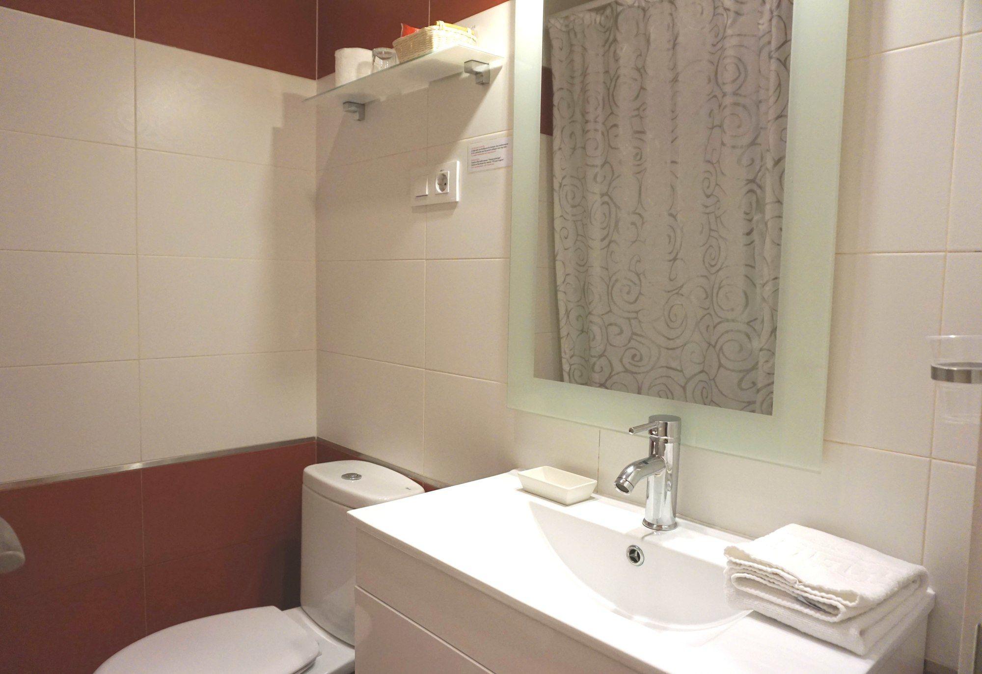 Hostal Santillan Madrid Eksteriør bilde