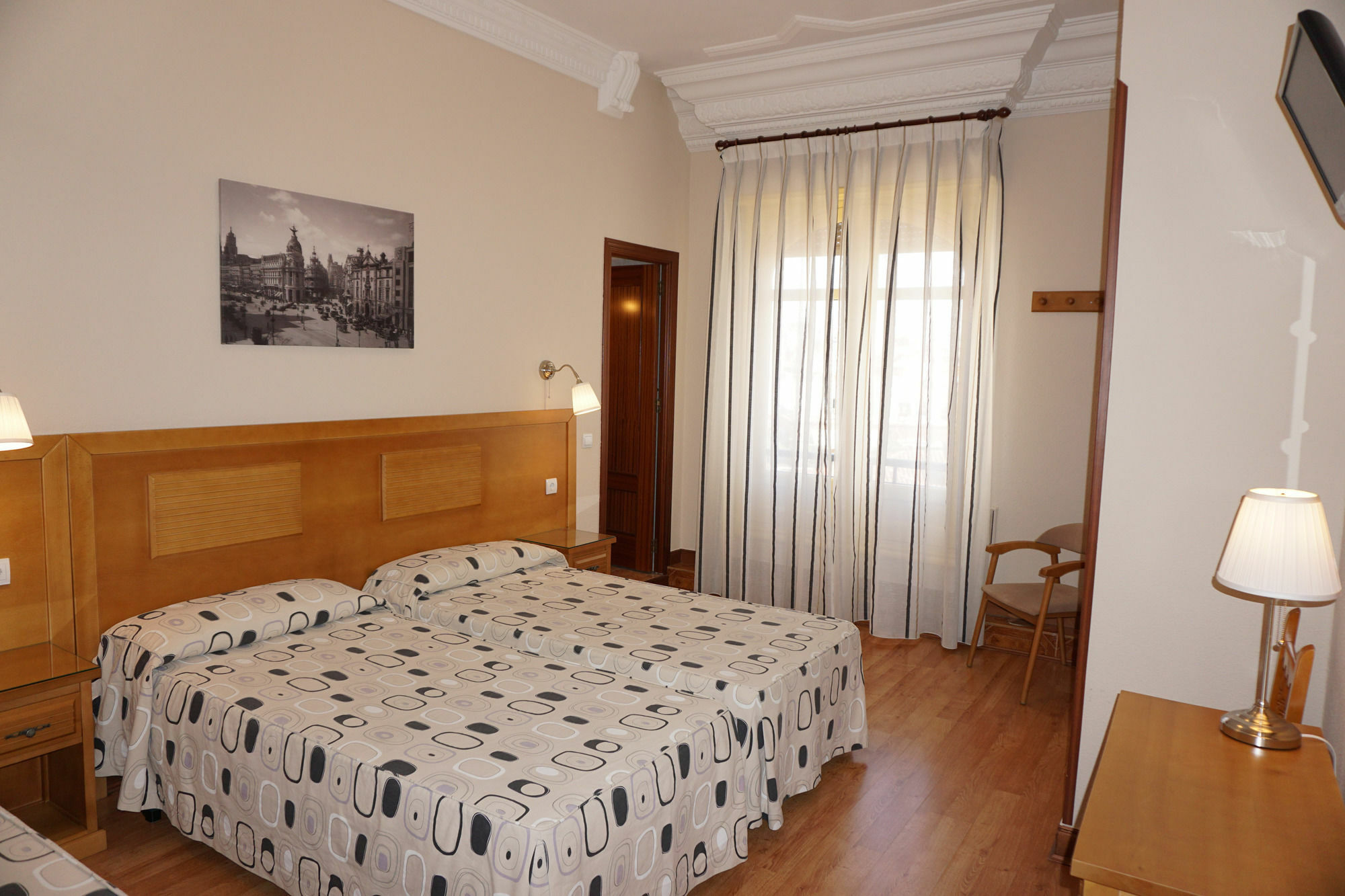 Hostal Santillan Madrid Eksteriør bilde