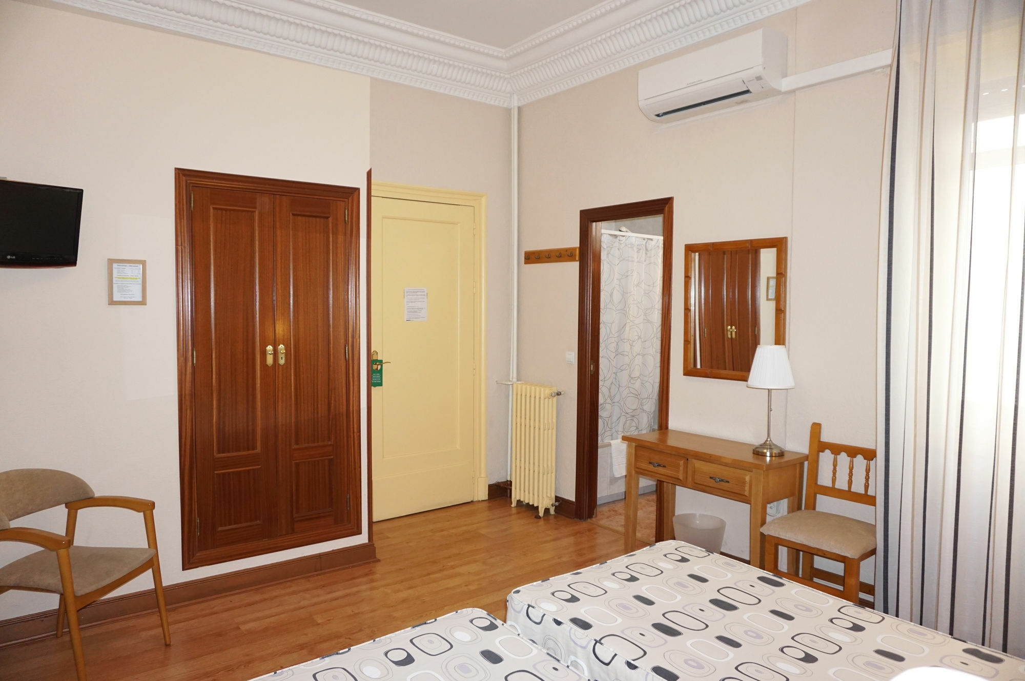 Hostal Santillan Madrid Eksteriør bilde