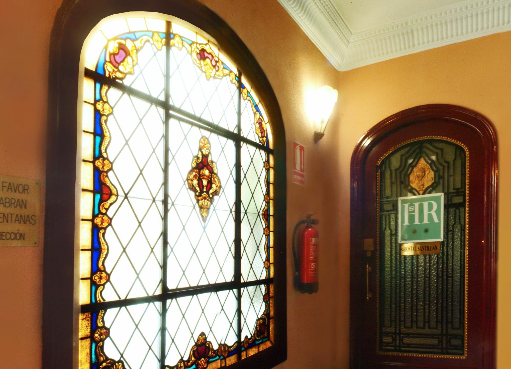 Hostal Santillan Madrid Eksteriør bilde
