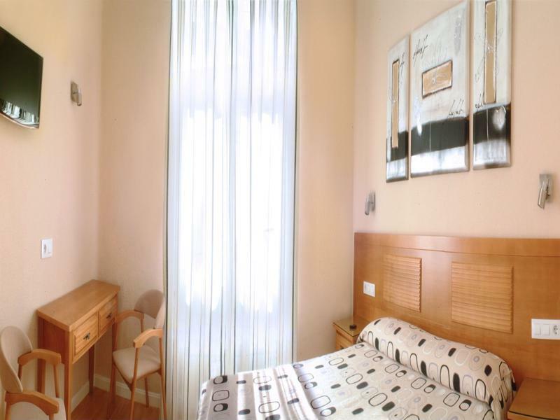Hostal Santillan Madrid Eksteriør bilde